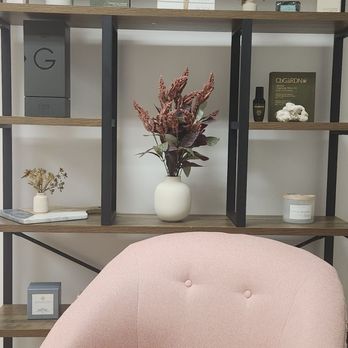 Kao Spa - Beautiful set up of their skin products from Avinichi. - Estheticians Near Me - Honolulu, Hawaii Kao Spa - Beautiful set up of their skin products from Avinichi. - Estheticians Near Me - Honolulu, Hawaii