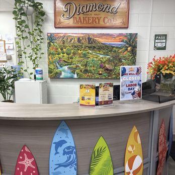 Diamond Bakery - Check out area - Bakeries Near Me - Honolulu, Hawaii