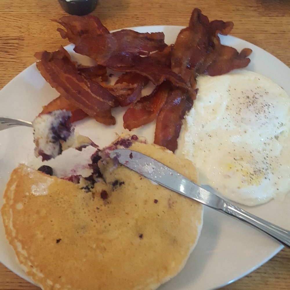 Pala Cafe - Pala combination breakfast with blueberry pancakes - American Near Me - Pala, California