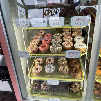 Dolly's Donuts - Donuts Near Me - Morro Bay, California Dolly's Donuts - Donuts Near Me - Morro Bay, California