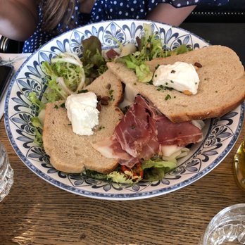 Café Blanc - Amazing salad - French Near Me - Paris, 75
