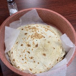 De La o Restaurant & Bar - Tortillas that came with Mexican steak plate. They tasted homemade