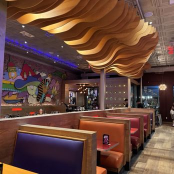 Mellow Mushroom Richmond - Carytown - Pizza Near Me - Richmond, Virginia