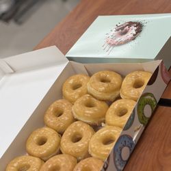 Lickin' Good Donuts - Glazed Donuts