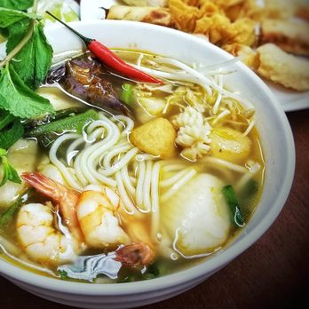 Pho Hamilton - a bowl of soup with shrimp and vegetables - Vietnamese Near Me - Hamilton, Ontario