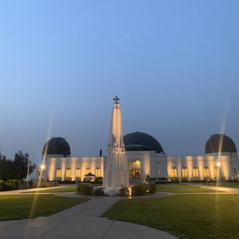 Griffith Observatory - Almost sunrise at the Griffith Observatory with night lights still on - Observatories Near Me - Los Angeles, California Griffith Observatory - Almost sunrise at the Griffith Observatory with night lights still on - Observatories Near Me - Los Angeles, California
