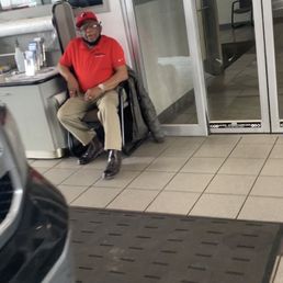 Service and parts department NOT WEARING MASKS!
