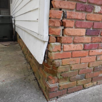 SRC Inspections & Consulting - Damaged brick wall - Home Inspectors Near Me