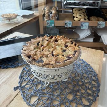 Bam Bam Bakery - Blueberry peach pie - Bakeries Near Me - Falmouth, Maine