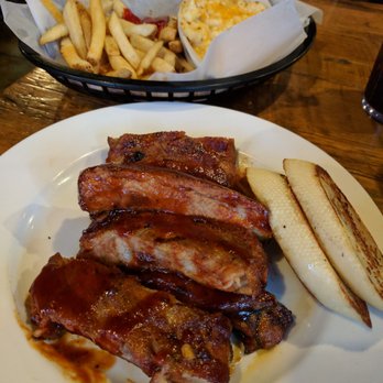Griff's BBQ & Grill - Tough, gray ribs. Flavorless garlic bread. Rubbery mac and cheese. Luke warm, tasteless fries. - American Near Me - Copperopolis, California