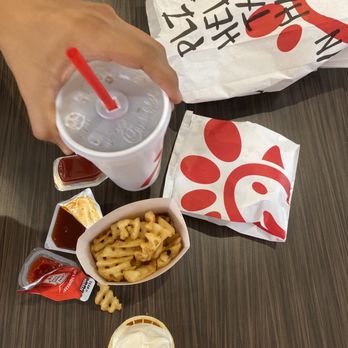 Chick-fil-A - Fries and Chick-fil-A Chicken Sandwich - Fast Food Near Me - Austin, Texas Chick-fil-A - Fries and Chick-fil-A Chicken Sandwich - Fast Food Near Me - Austin, Texas