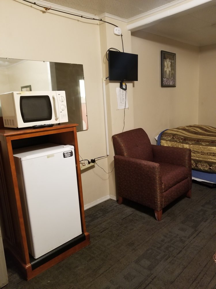 GOLDEN ANTLER MOTEL Updated July 2024 30 Photos 517 E Victory Way, Craig, Colorado