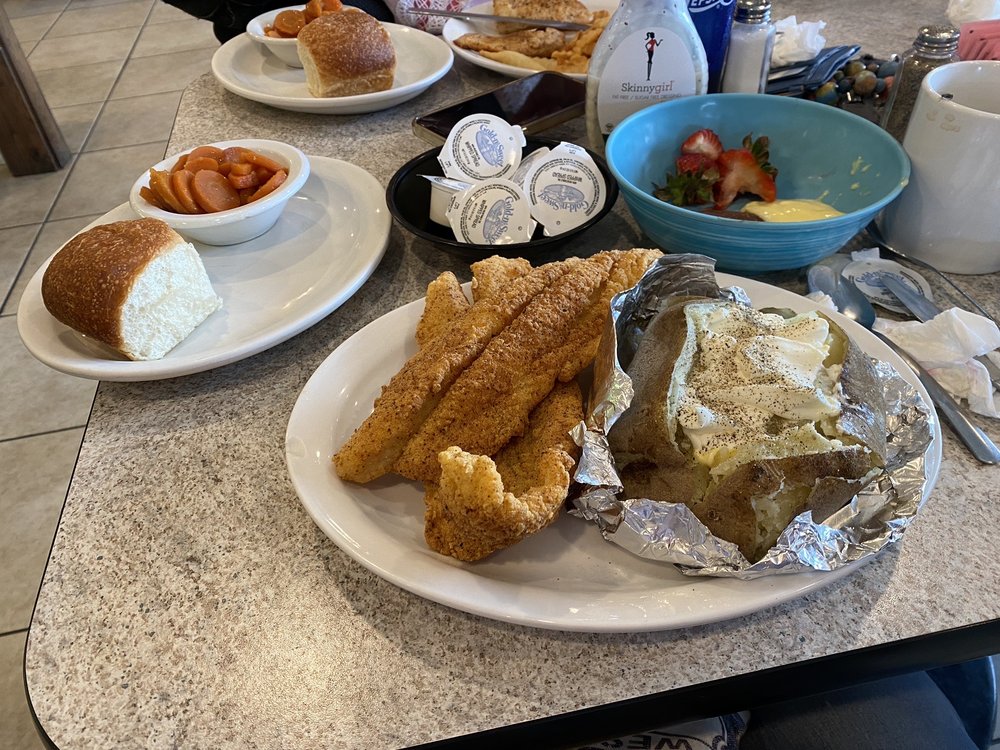 WAGON WHEEL RESTAURANT Updated October 2024 13165 Hwy 17, Crocker