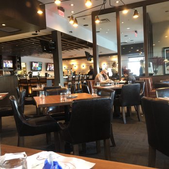 Earls - a view of the dining area - Canadian (New) Near Me - St. Albert, Alberta