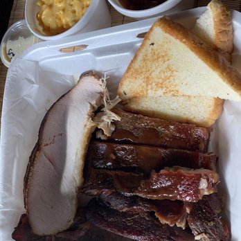 Pop's Place Bar B Q - Small sampler plate w/ Mac n Cheese & bakes beans. - Barbeque Near Me - Hanceville, Alabama