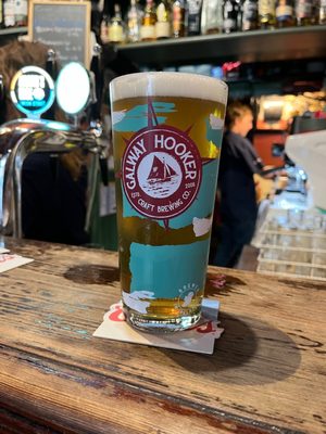 Tigh Neachtain by null