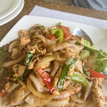 Divine Thai - Pad kee mao - Thai Near Me - Grover Beach, California