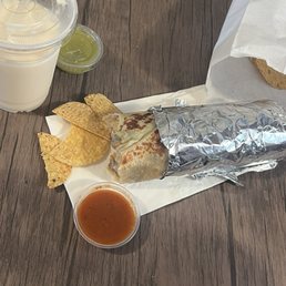 Street Meat Burrito, horchata