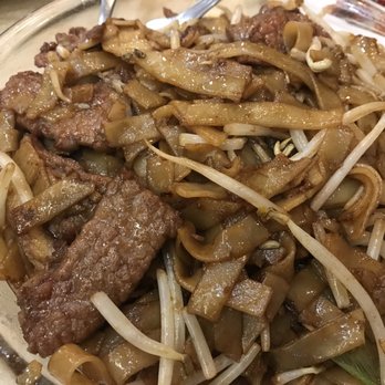 BBQ King House - Beef chow fun - Chinese Near Me - Chicago, Illinois BBQ King House - Beef chow fun - Chinese Near Me - Chicago, Illinois