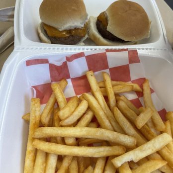 The Chomp House Grill - Sliders - Burgers Near Me - Kenansville, Florida The Chomp House Grill - Sliders - Burgers Near Me - Kenansville, Florida
