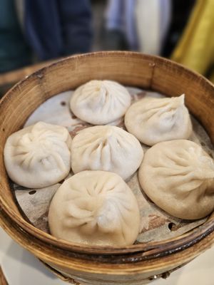 LaoWu Authentic ShangHai Dumpling by null