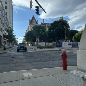 Wellington's - View outside the restaurant - Bars Near Me - Albany, New York