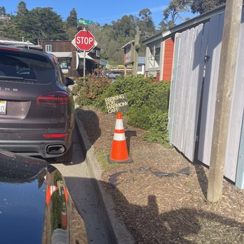 Harmony Cafe at the Pewter Plough - Parking sign. - Cafes Near Me - Cambria, California Harmony Cafe at the Pewter Plough - Parking sign. - Cafes Near Me - Cambria, California