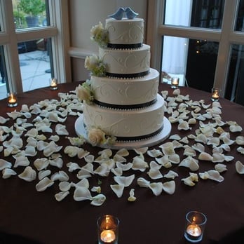 Summit House - Wedding cake - Steakhouses Near Me - Fullerton, California