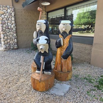 Black Bear Diner Gilbert - Outside decorations - American Near Me - Gilbert, Arizona Black Bear Diner Gilbert - Outside decorations - American Near Me - Gilbert, Arizona