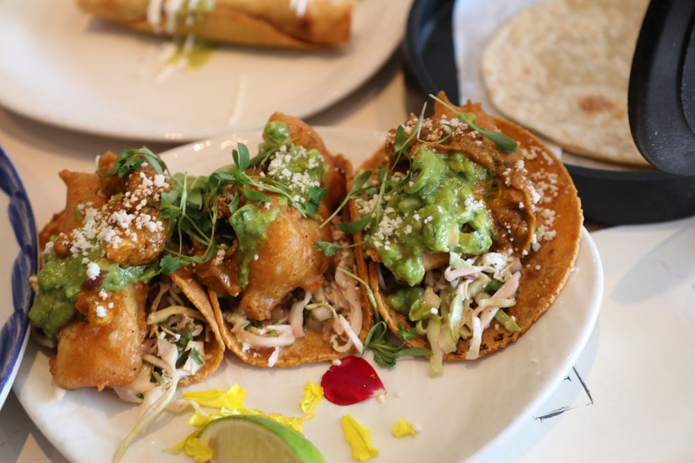 Social spots from Esperanza Cocina de la Playa
