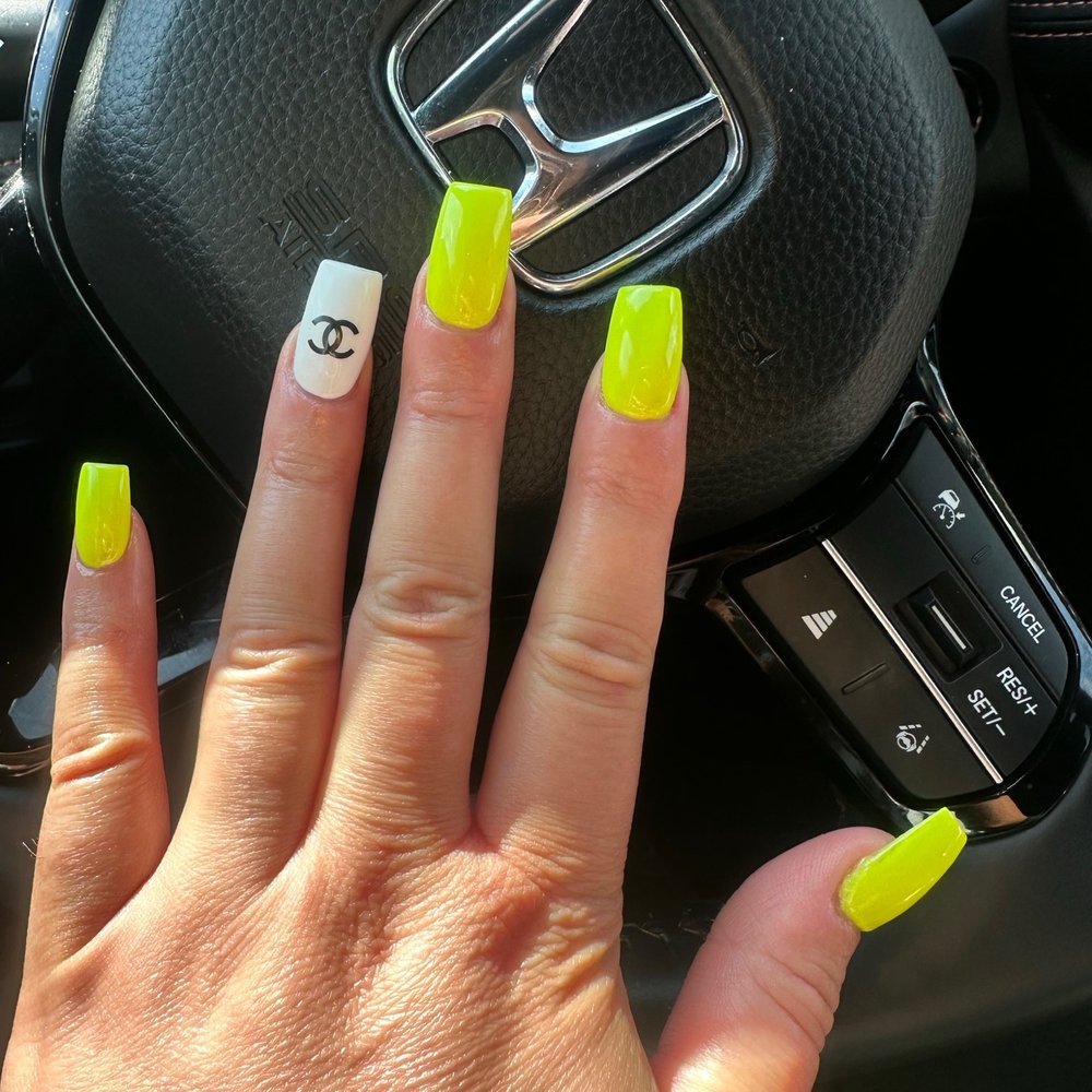 Attache Nail Salon - Nail Salons Near Me - Bordentown, New Jersey