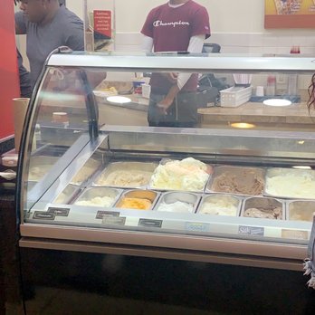 Cold Stone Creamery - The employee not doing a thing to help - Ice Cream & Frozen Yogurt Near Me - Marco Island, Florida Cold Stone Creamery - The employee not doing a thing to help - Ice Cream & Frozen Yogurt Near Me - Marco Island, Florida