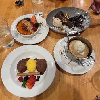 Tufted Puffin Lounge