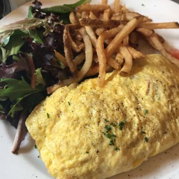 CAFÉ LULUc - Omelette - French Near Me - Brooklyn, New York