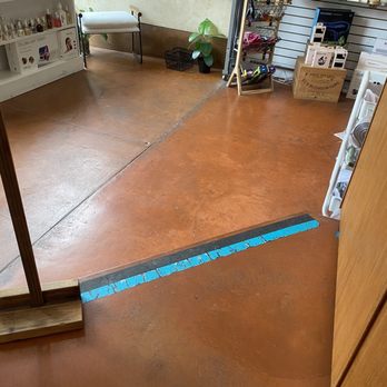 Rockridge Day Spa - Be careful of the step down - Day Spas Near Me - Oakland, California