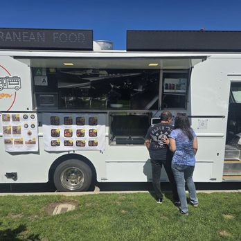 Go Smoke Wagon - Friends ordering food - Food Trucks Near Me - North Hollywood , California