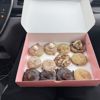Crumbl - Virginia Beach - Box of 12-minis - Bakeries Near Me - Virginia Beach, Virginia Crumbl - Virginia Beach - Box of 12-minis - Bakeries Near Me - Virginia Beach, Virginia