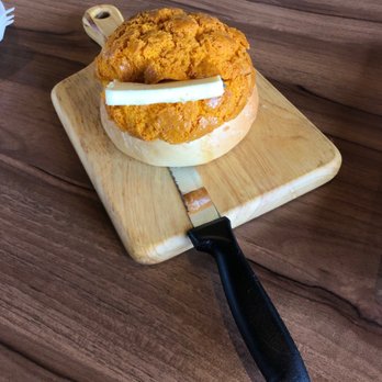 Good Catch Cafe - Butter Pineapple Bun - Hong Kong Style Cafe Near Me - Markham, Ontario Good Catch Cafe - Butter Pineapple Bun - Hong Kong Style Cafe Near Me - Markham, Ontario