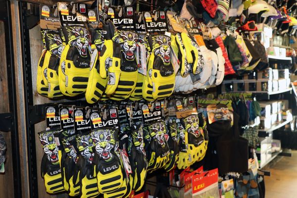 Pinnacle Ski And Sports by null