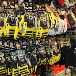 Pinnacle Ski & Sports - Level race gloves & ski race protective gear available!