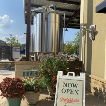 Neighbors Brew & Pies - Pubs Near Me - Leeds, Alabama