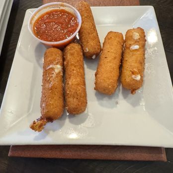 By The Bay - Mozzarella sticks - Breweries Near Me - East Lyme, Connecticut By The Bay - Mozzarella sticks - Breweries Near Me - East Lyme, Connecticut