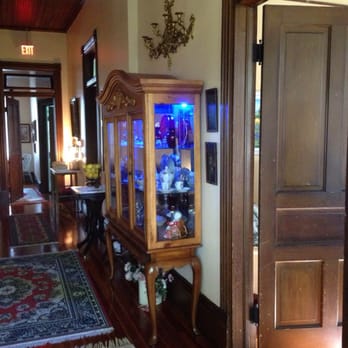 Mistletoe Bough Bed and Breakfast - Guest room hall - Bed & Breakfast Near Me - Alexander City, Alabama