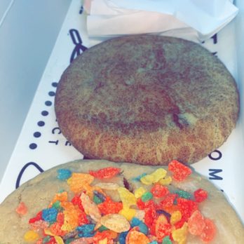 Crumbl - Hampton - Cookies - Bakeries Near Me - Hampton, Virginia