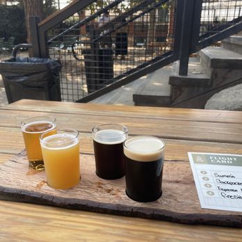 CAMPSITE BREWING COMPANY - Updated November 2024 - 916 Photos & 667 Reviews - 321 E Front St