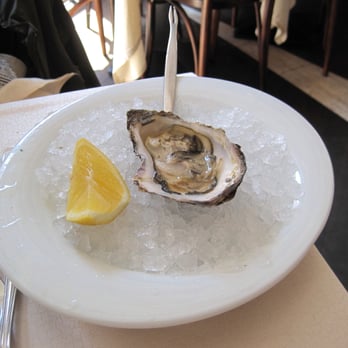 La Gensola - This oyster was 4 euro...a little steep but my husband said it was delicious! - Roman Near Me - Rome, RM
