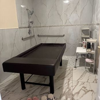 OC Blue Ocean Spa - table shower - Waxing Near Me - Irvine, California OC Blue Ocean Spa - table shower - Waxing Near Me - Irvine, California