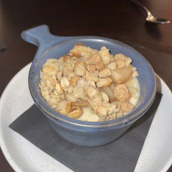 The Charles - Pear crisp cheesecake - American Near Me - Wethersfield, Connecticut The Charles - Pear crisp cheesecake - American Near Me - Wethersfield, Connecticut