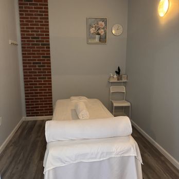 Plus Feet Spa - Single Room Deco - Massage Near Me - Smithtown, New York Plus Feet Spa - Single Room Deco - Massage Near Me - Smithtown, New York