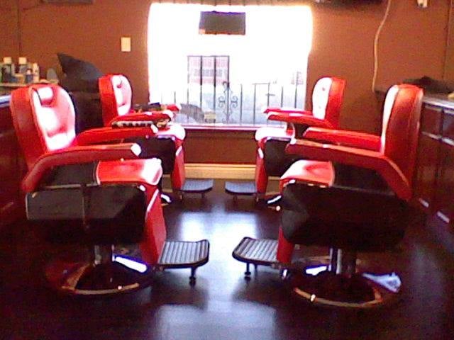 V.I.P Cuts Logo